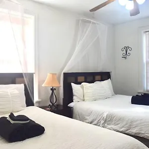 Apartment Beautiful Getaway In, Saint Louis